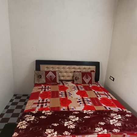 Keshav Narayan Home Stay Mathura Exterior foto